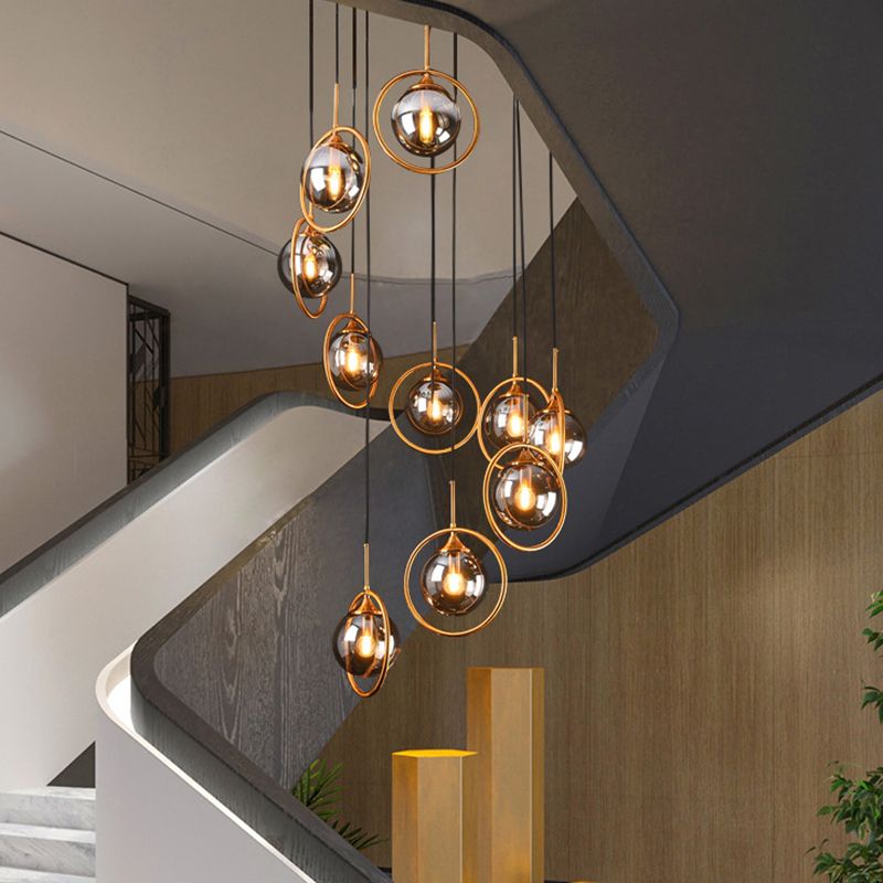 Moderne Spiral-Ball-Glas Treppen-Chandelier – Wohnraum, Beleuchtung