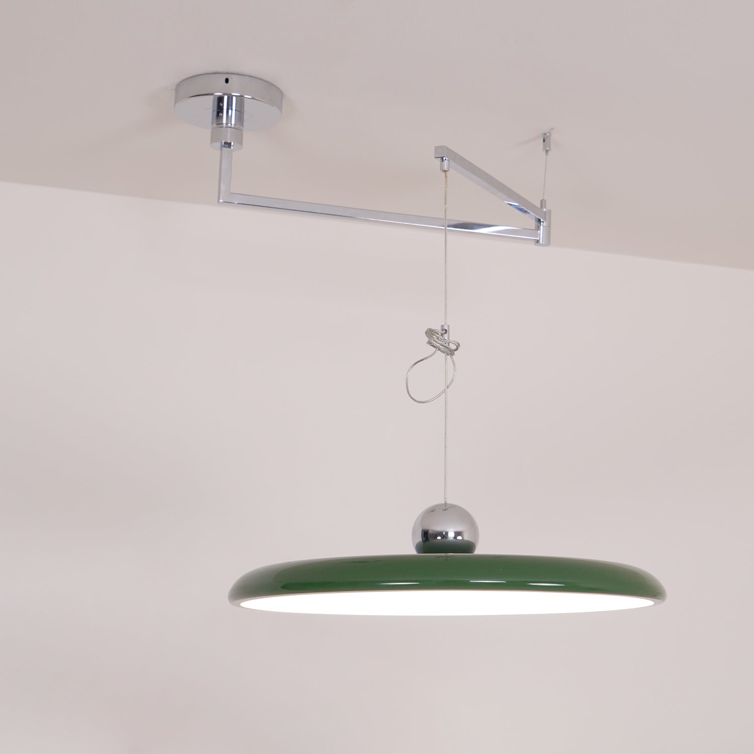 Flux Pendant Light Adjustable Arm – Modern Home Decor, Stylish Lighting